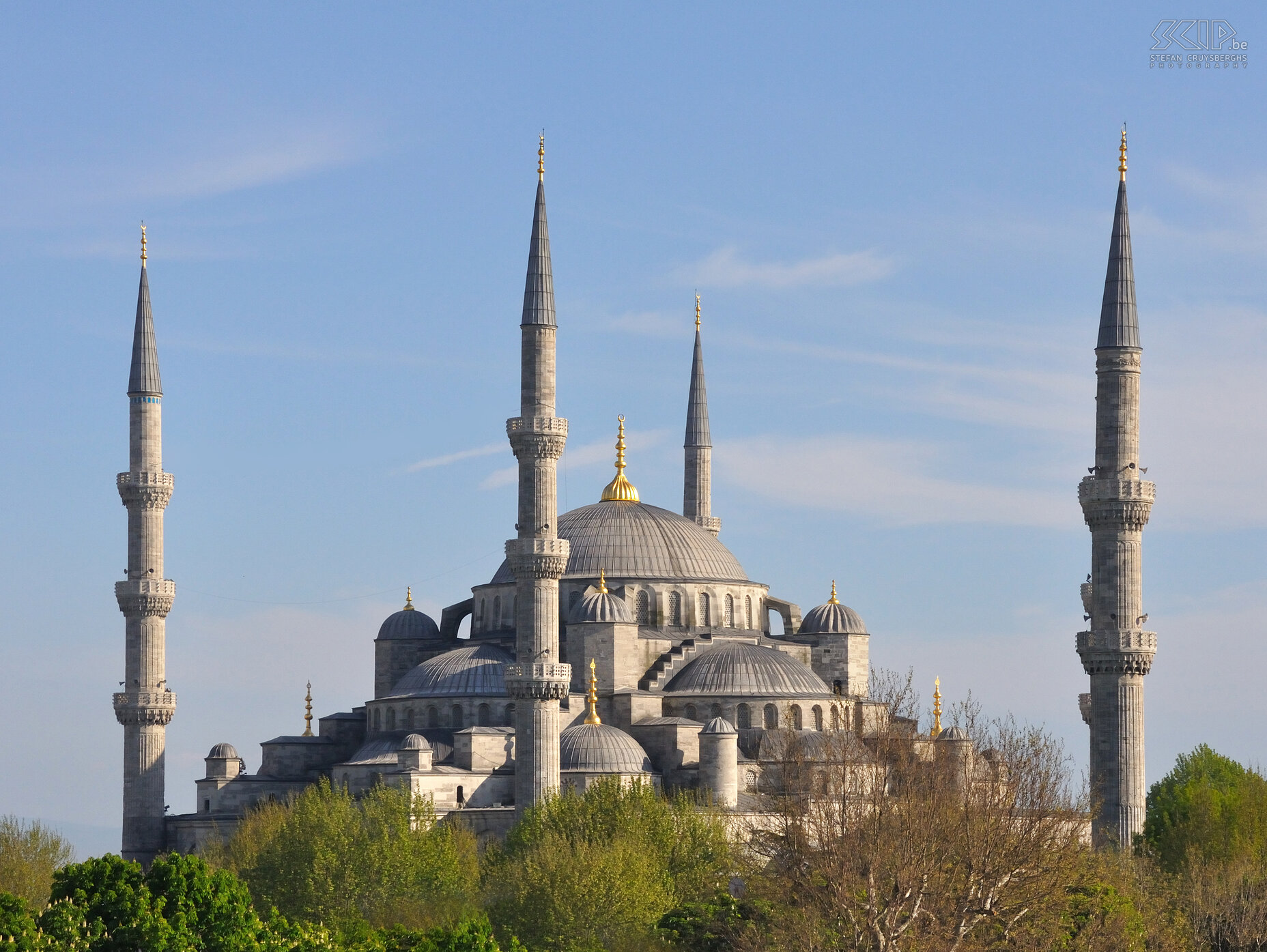 Istanbul - Blue mosque The magnificant Blue Mosque was built between 1609 and 1616 for Sultan Ahmet I and it is one of the most important place worth seeing in Instanbul. Stefan Cruysberghs